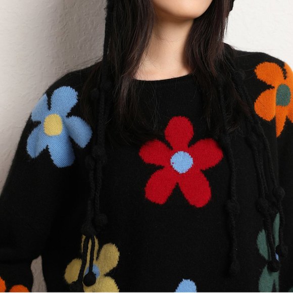 Light Luxury - Women's Embroidered Colorful Floral Cashmere Sweater - Picture 5 of 10